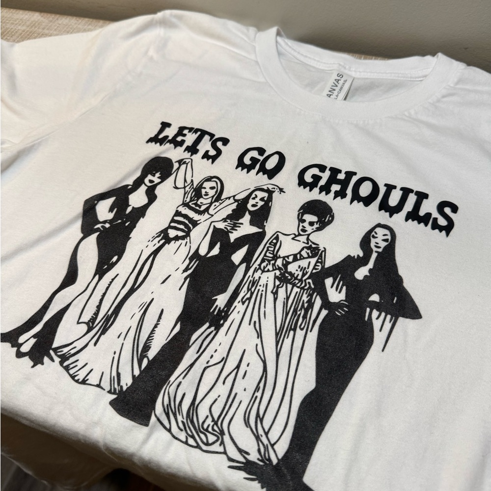 Etsy Halloween shirt. Size medium tee.